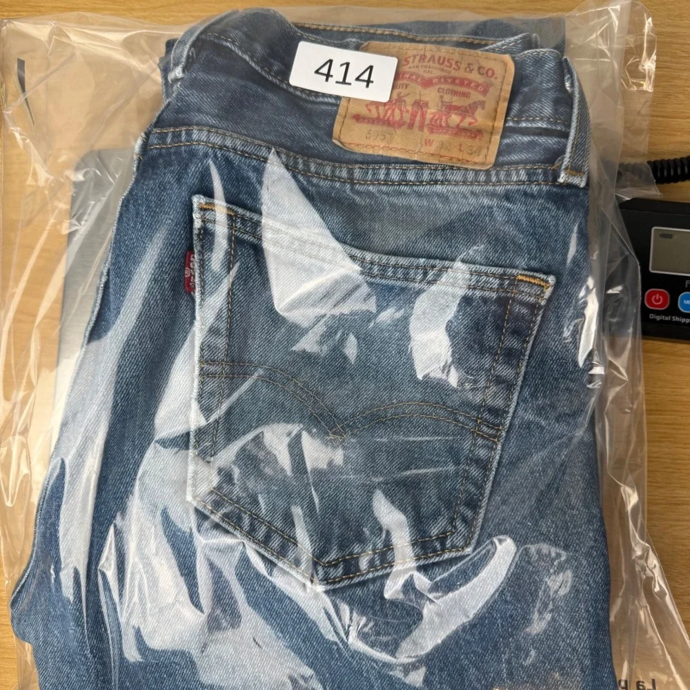 Levis 505 Mens Straight Leg Regular Fit Jeans 32x34 (31x31) Distressed Americana